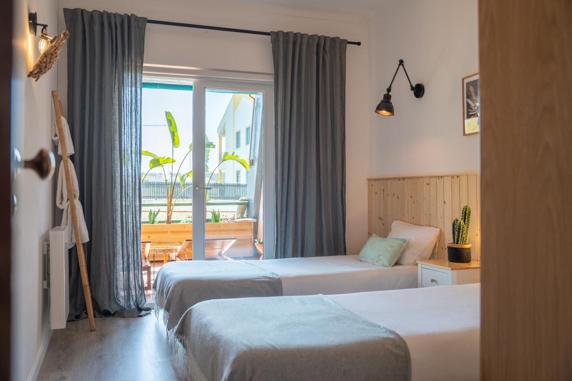 Surf GuestHouse Pataias Extérieur photo